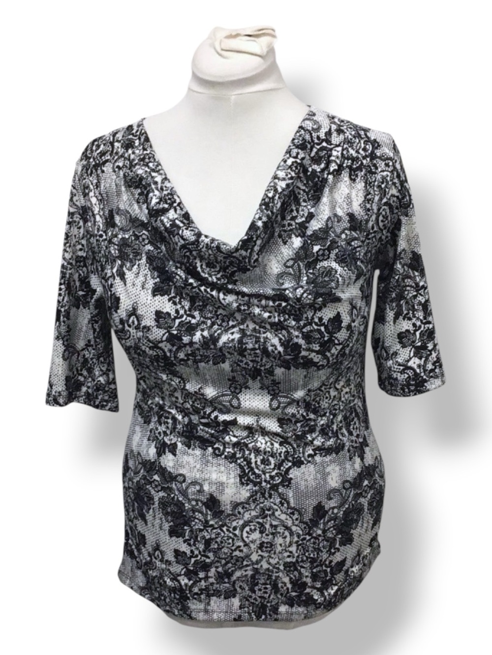 Verve Ami Women’s Short Sleeve Drape Neck Blouse, Black Floral, size M